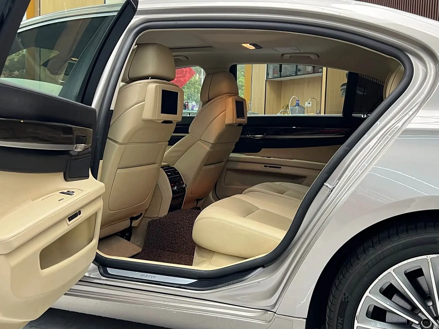 BMW 7 Series 2013 — Фото 9/20