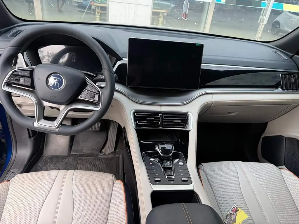 BYD Song PLUS PHEV 2023 — Photo 8/12