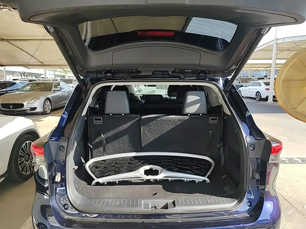 Toyota Highlander 2021 — Фото 15/20