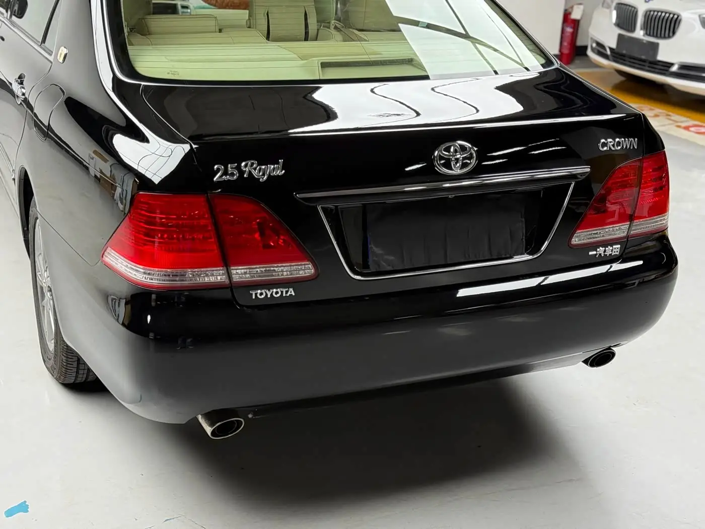 Toyota Crown 2009 — Photo 7/20