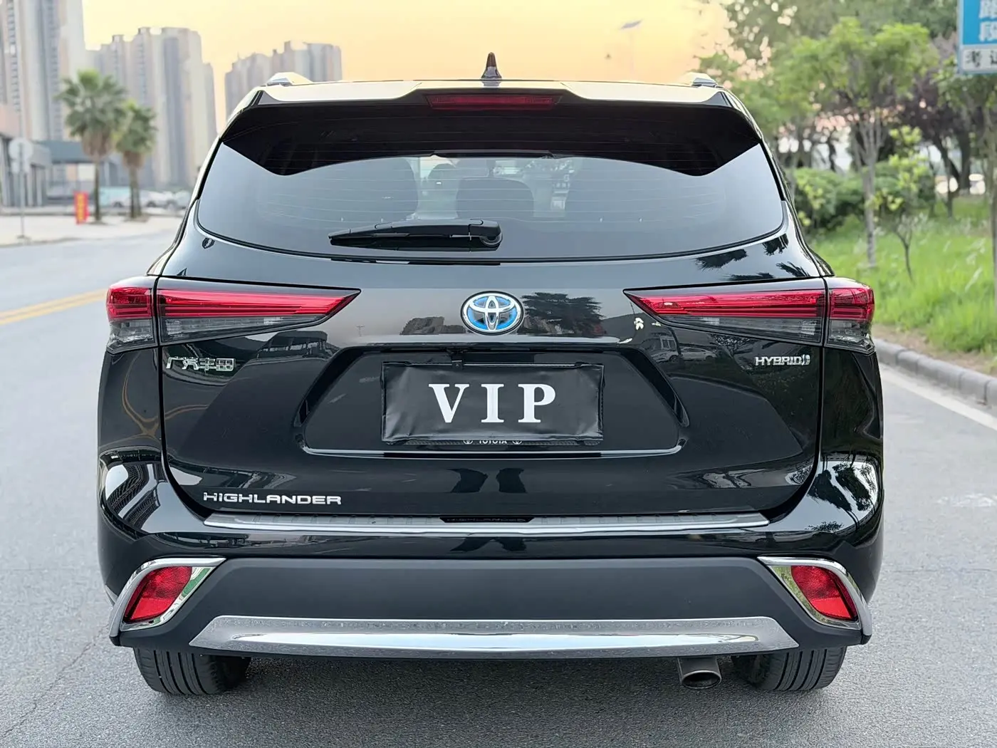 Toyota Highlander 2022 — Фото 4/15