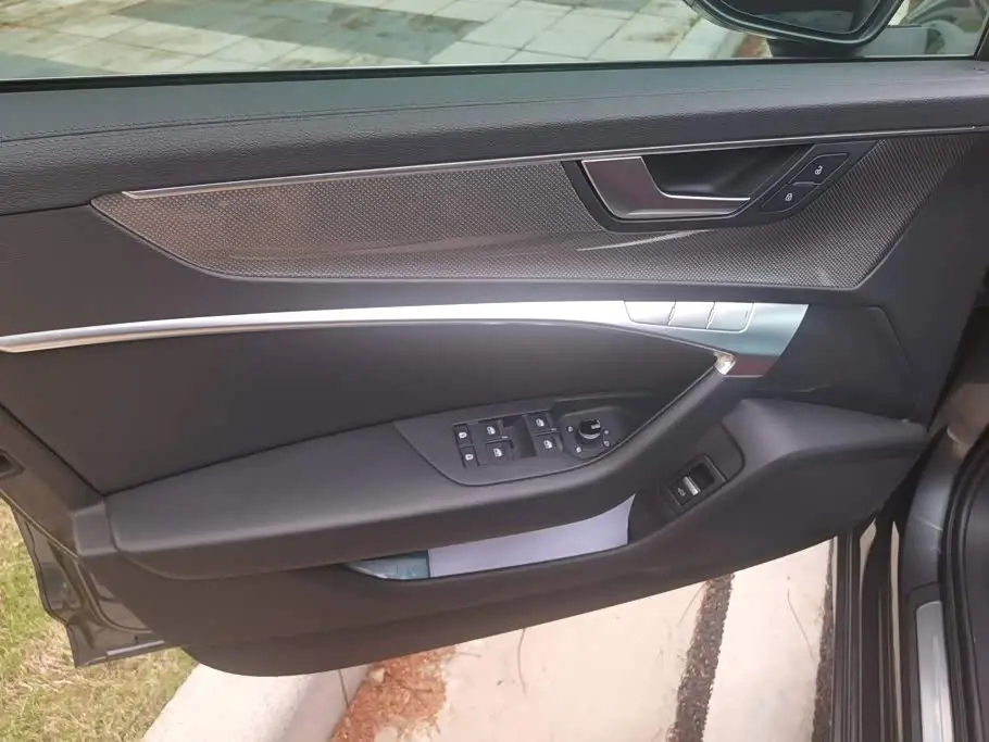 Audi A6L 2021 — Şəkil 7/16
