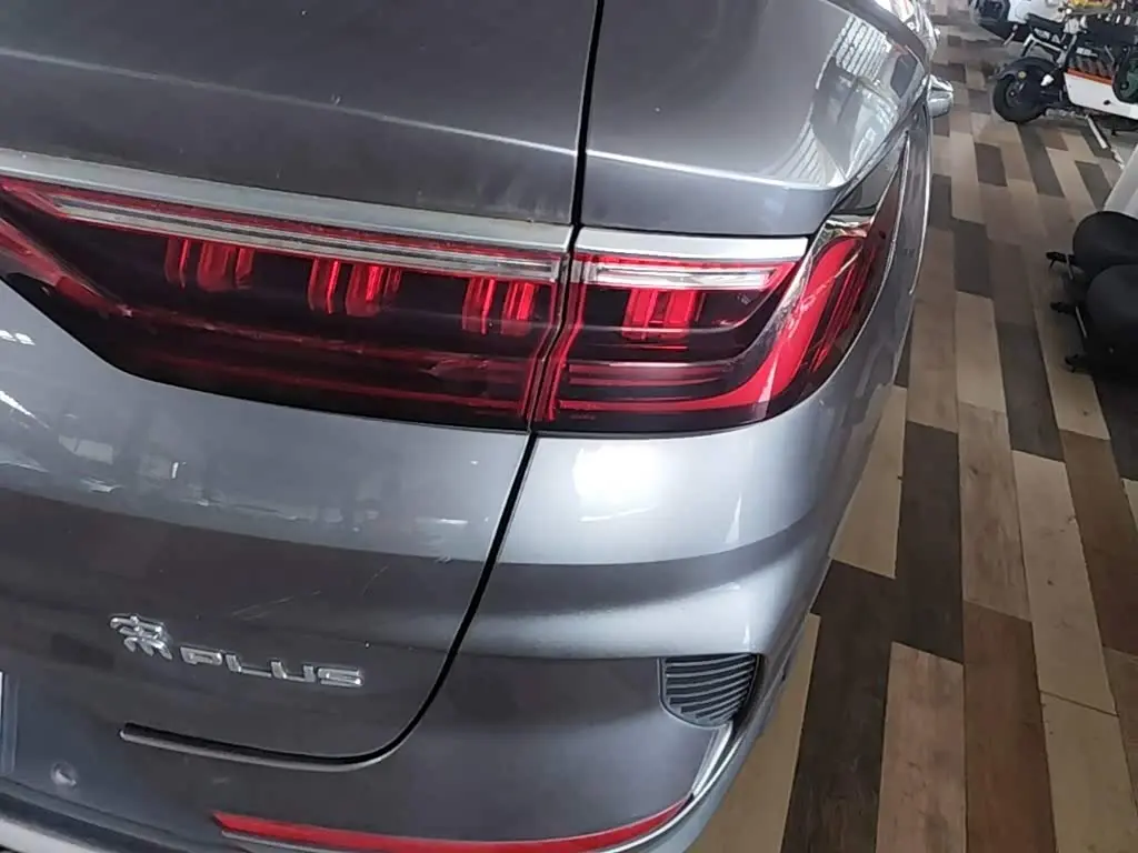 BYD Song PLUS PHEV 2022 — Фото 8/20