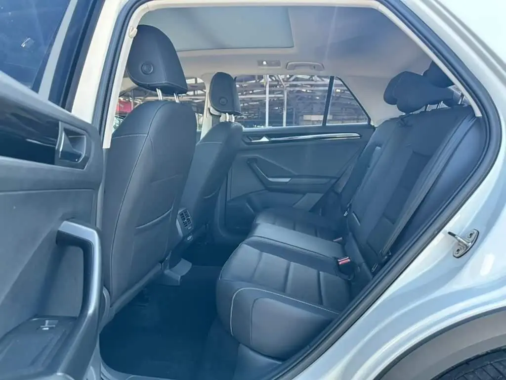 Volkswagen T-ROC 2022 — Photo 16/20