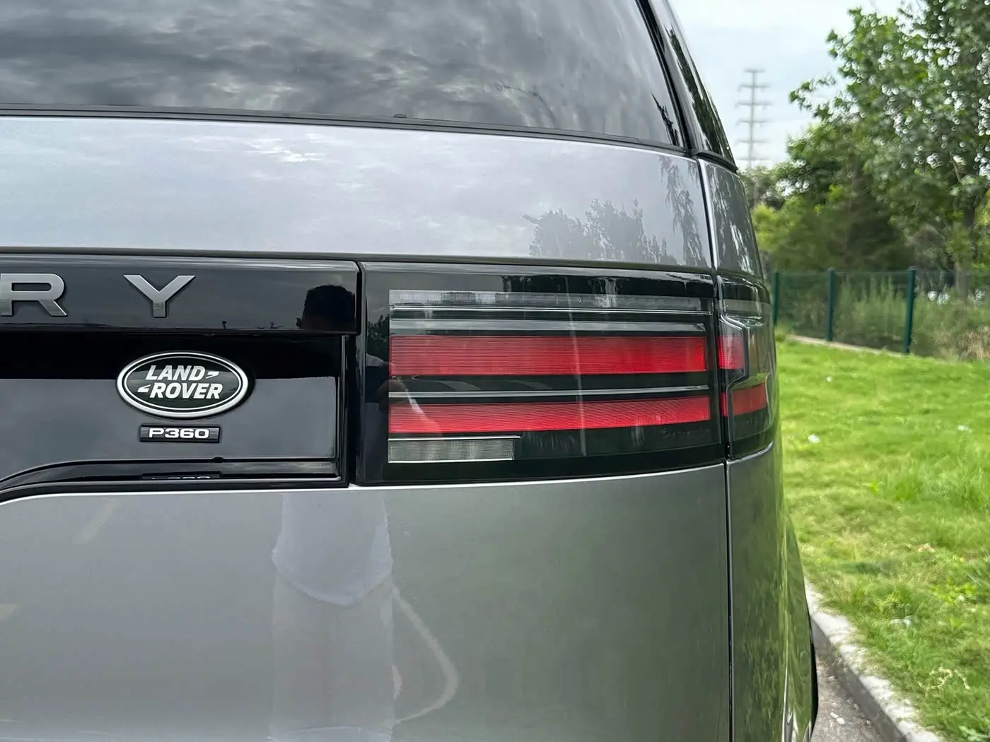 Land Rover Discovery 2023 — Photo 20/20