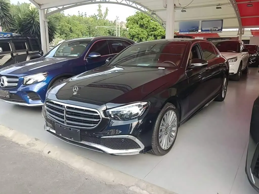 Mercedes-Benz E-Class 2023 — Photo 1/20