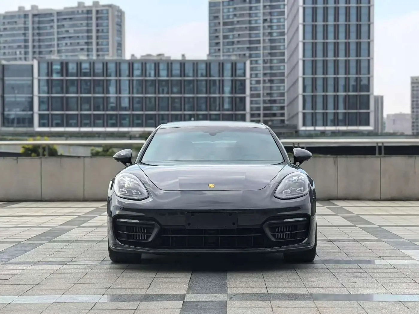 Porsche Panamera 2022 — Photo 2/10