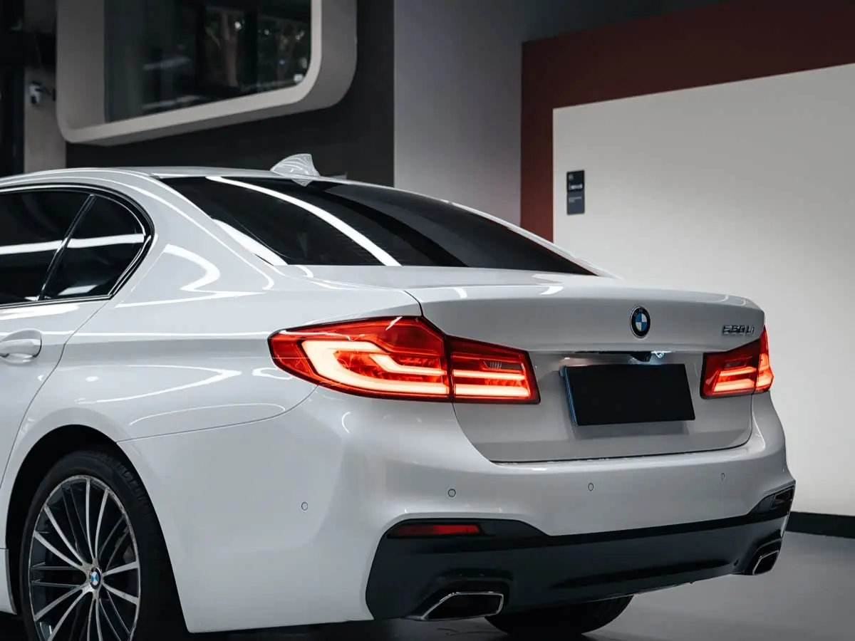 BMW 5 Series 2020 — Photo 8/20