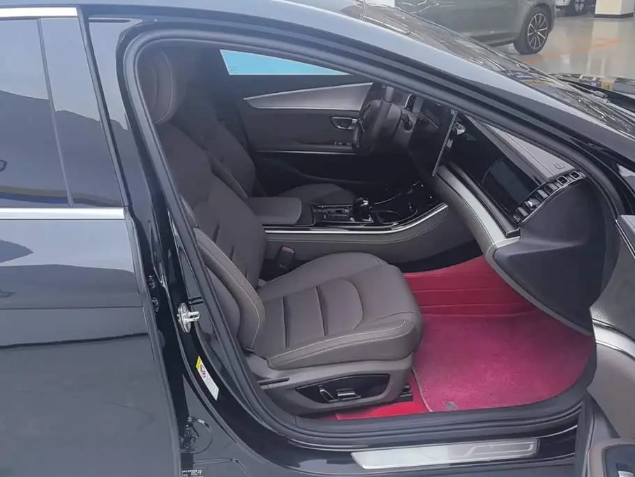 BYD Han 2022 — Photo 8/16