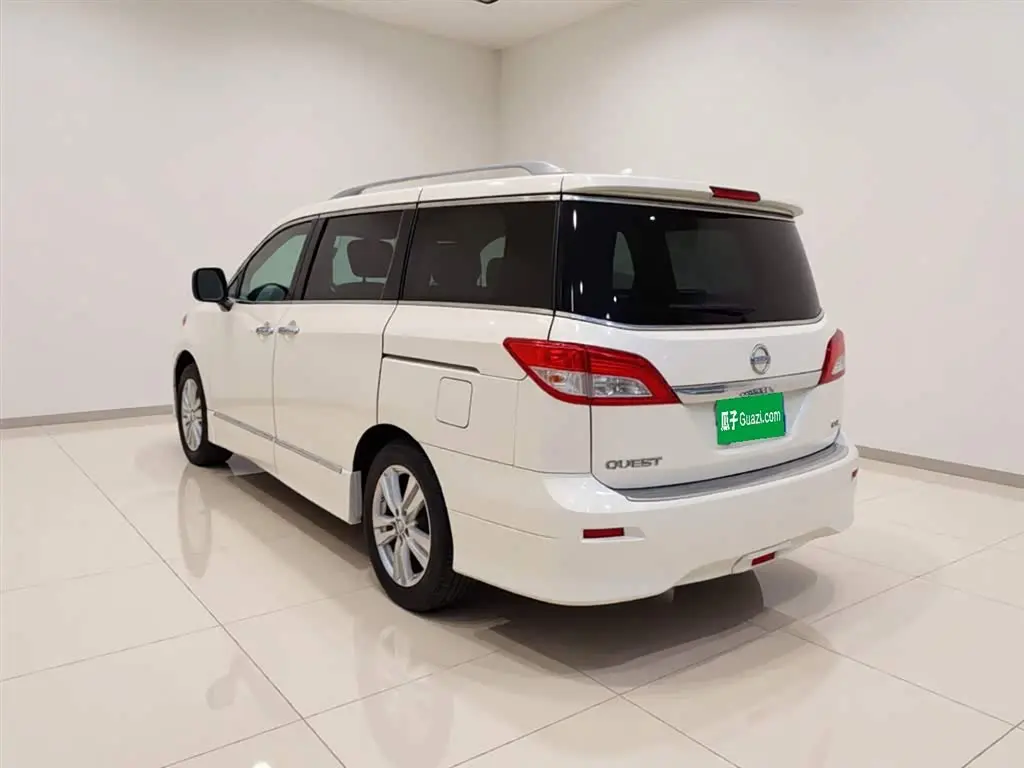 Nissan Quest 2016 — Фото 5/20