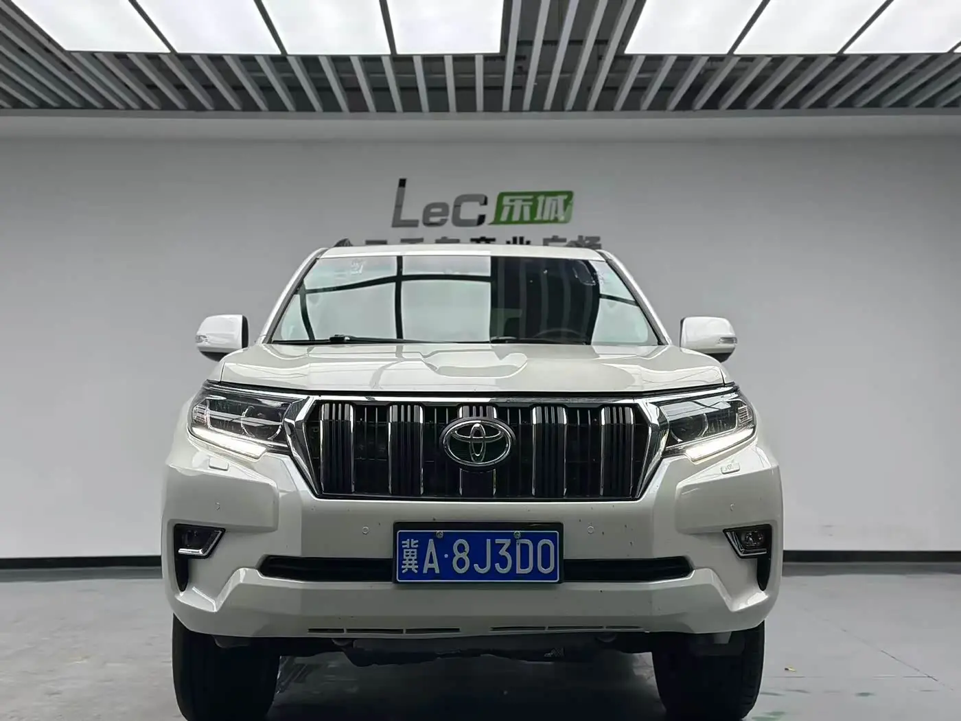 Toyota Prado 2019 — Photo 2/15