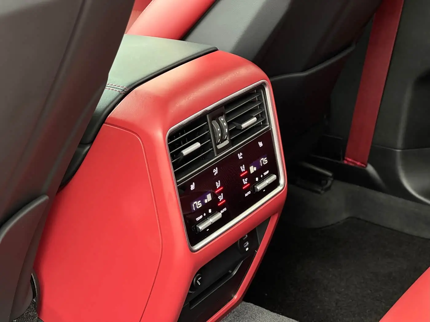 Porsche Cayenne 2022 — Фото 15/20