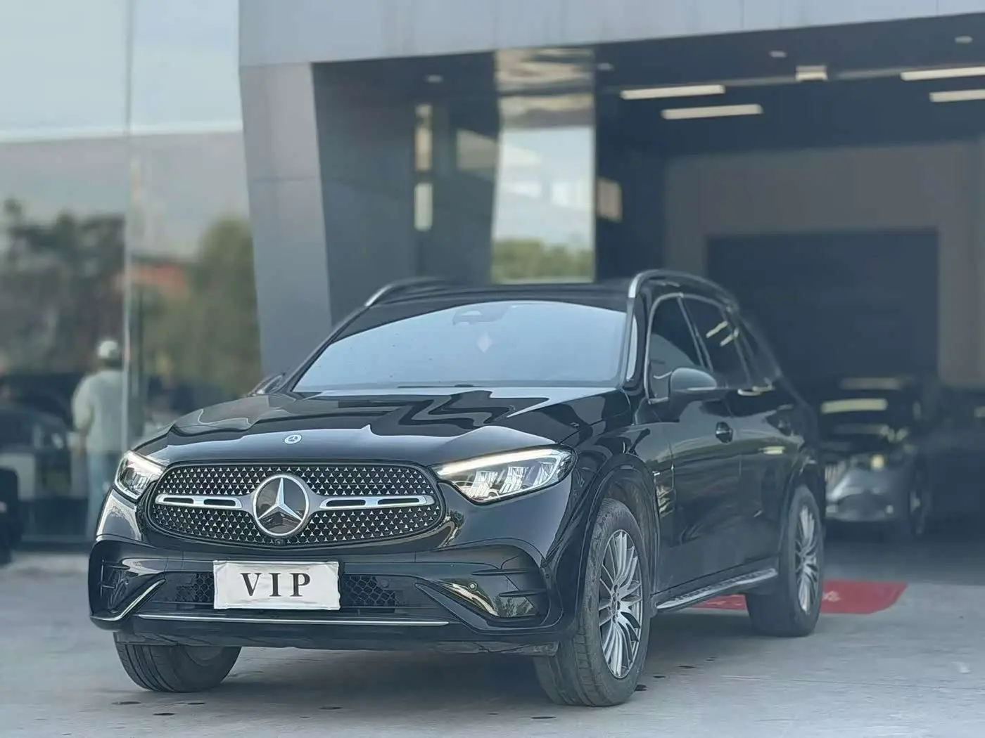 Mercedes-Benz GLC 2024 — Фото 1/9