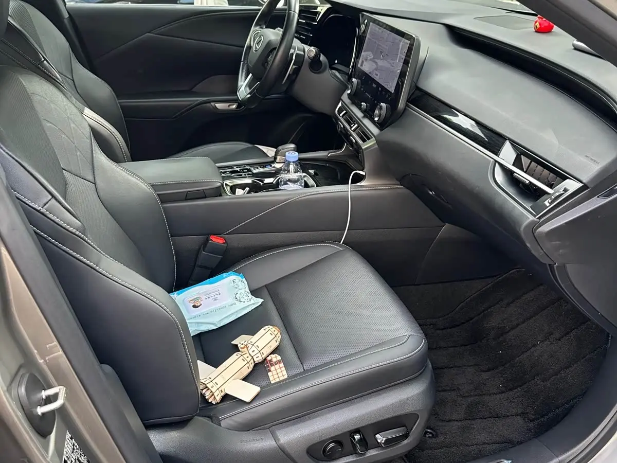 Lexus RX 2023 — Şəkil 7/12