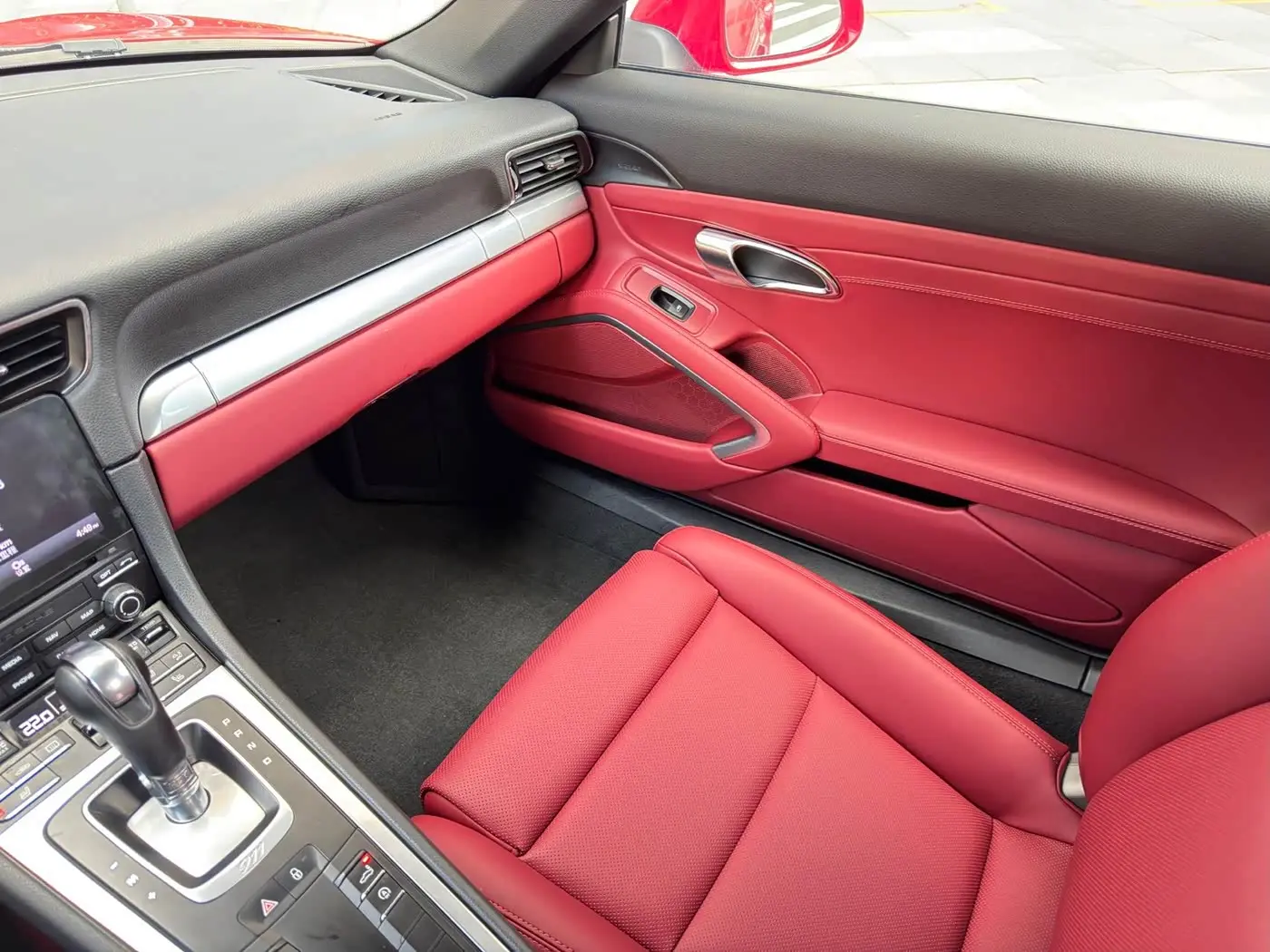 Porsche 911 2017 — Şəkil 8/18