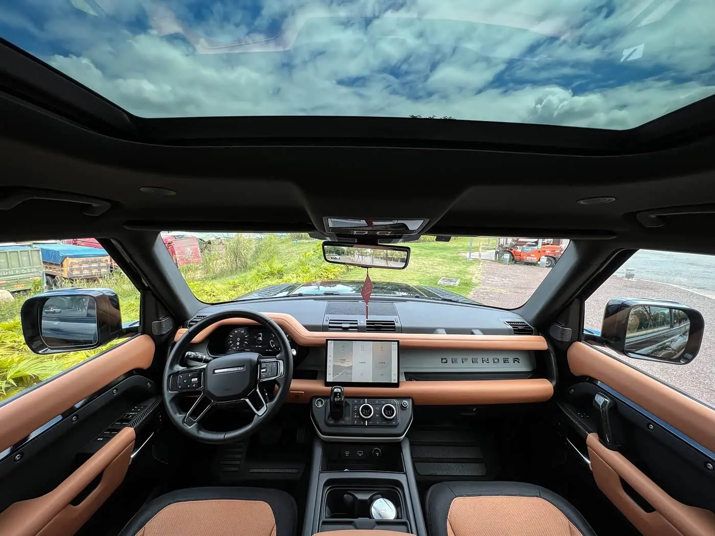 Land Rover Defender 2022 — Фото 5/9