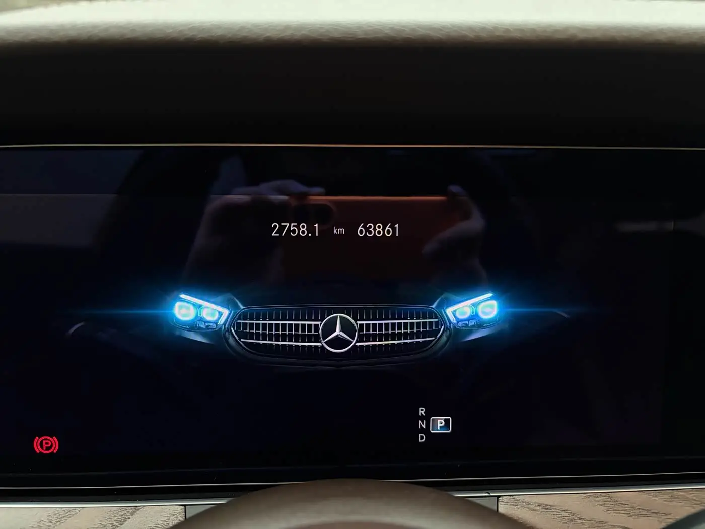 Mercedes-Benz E-Class 2021 — Photo 12/18