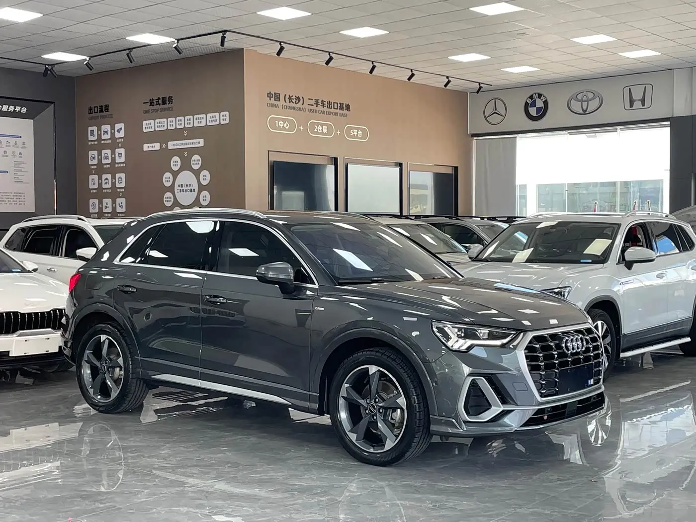 Audi Q3 2022 — Photo 3/17