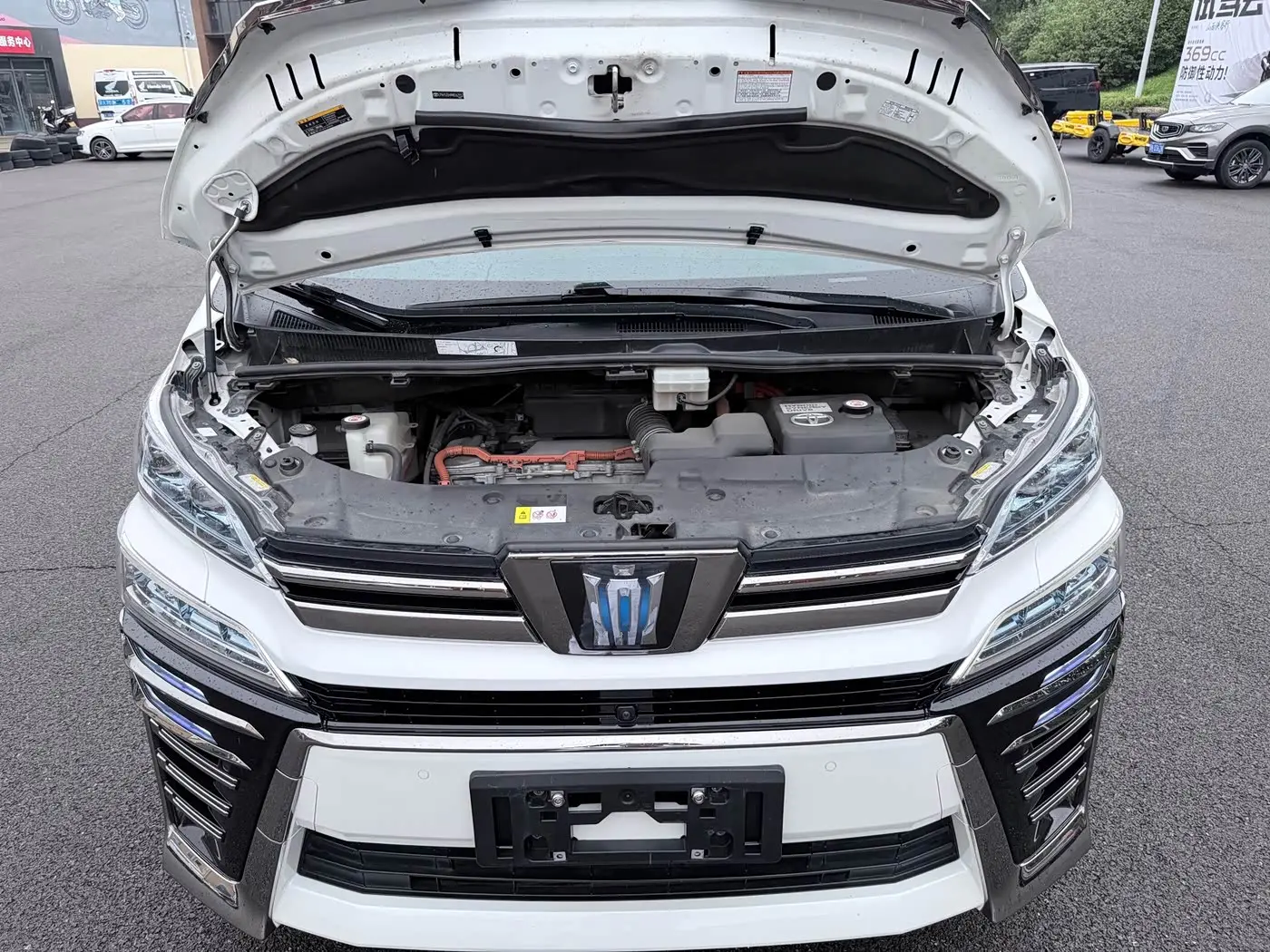 Toyota Vellfire 2022 — Photo 9/9