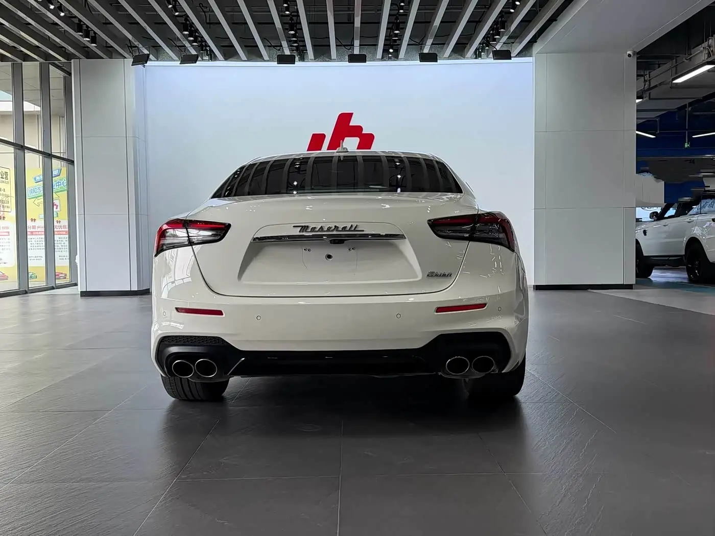 Maserati Ghibli 2021 — Фото 18/20