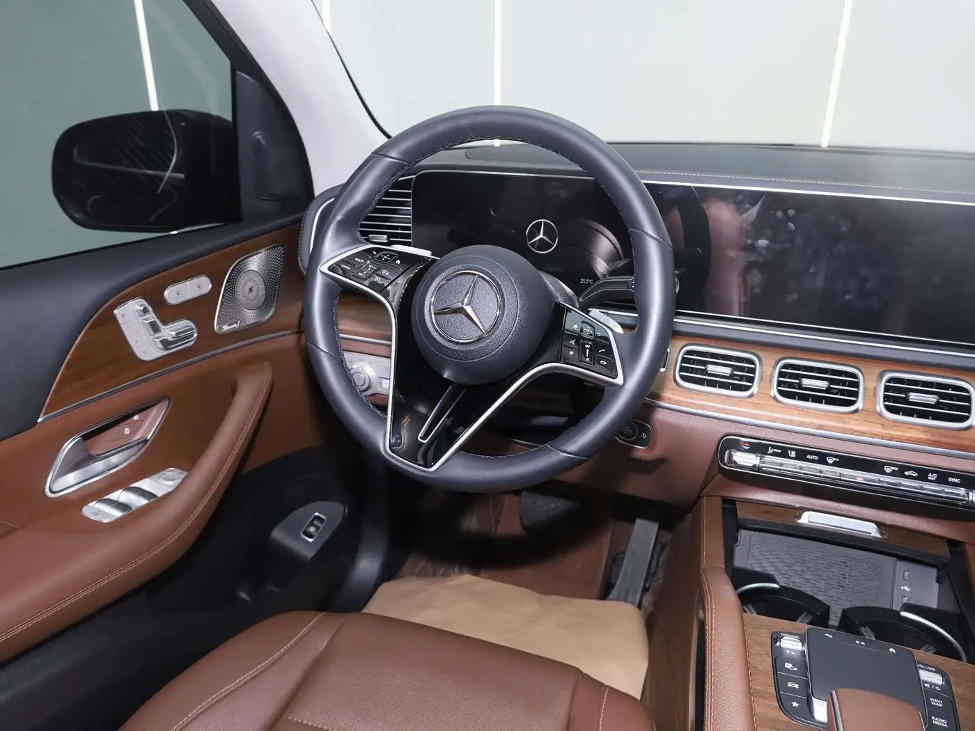Mercedes-Benz GLE 2024 — Photo 12/15