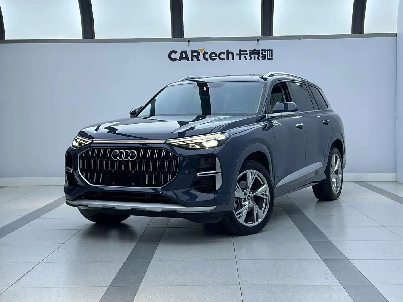 Audi Q6 2022 — Photo 1/9