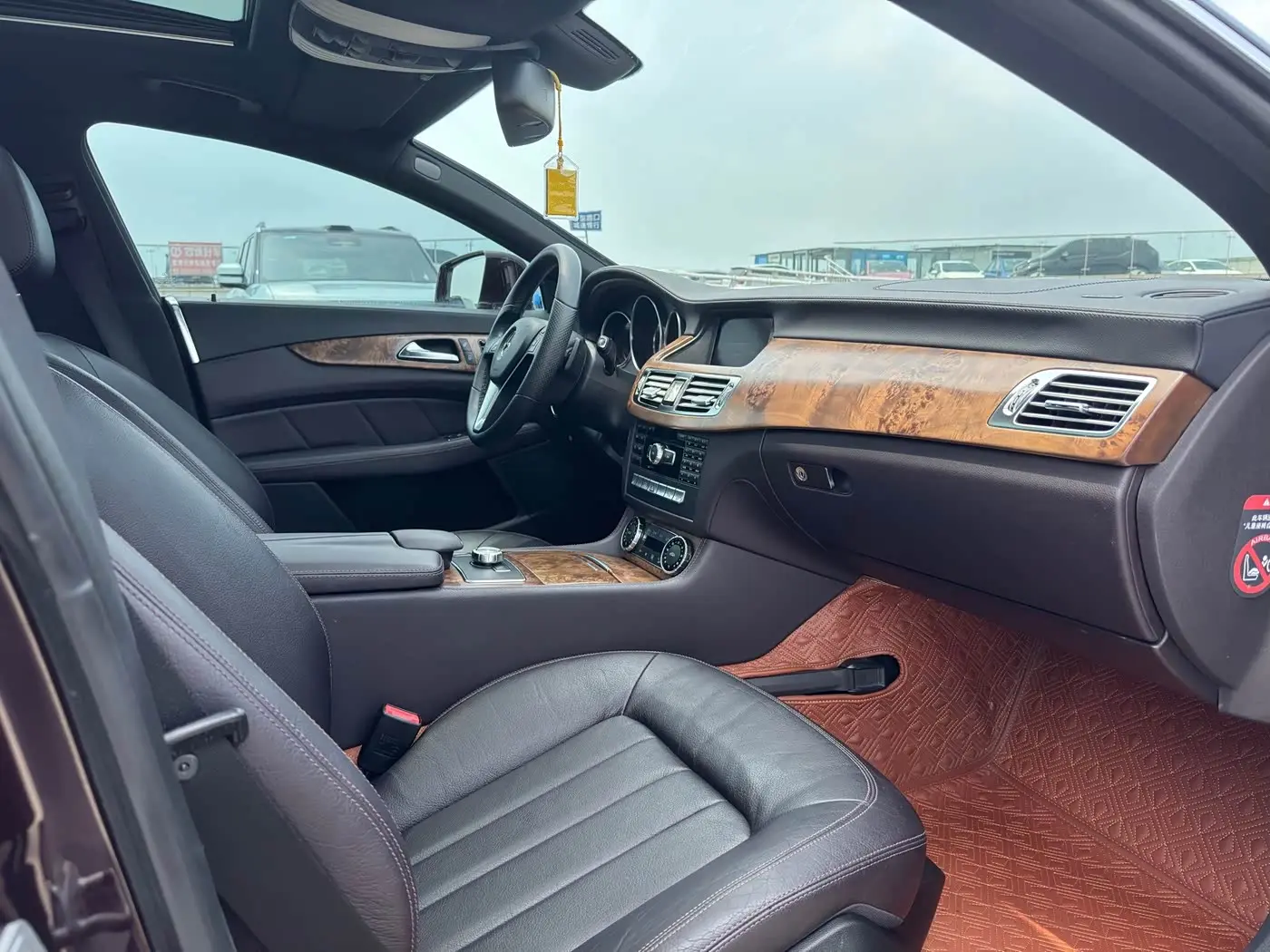Mercedes-Benz CLS 2013 — Photo 8/13
