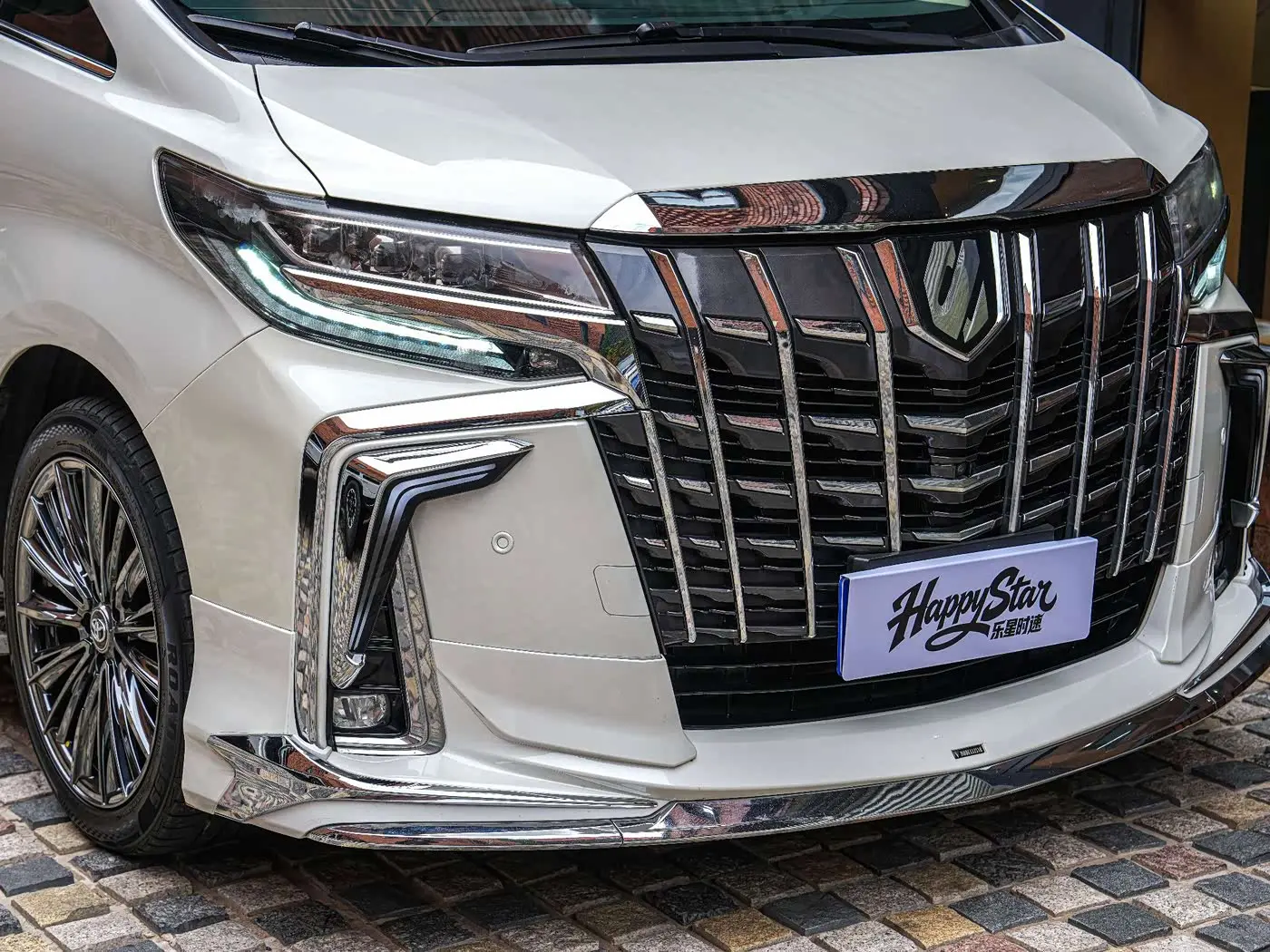 Toyota Alphard 2016 — Photo 15/15