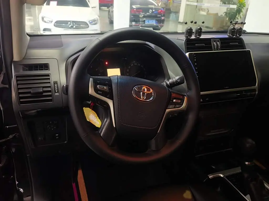 Toyota Prado 2020 — Photo 11/20