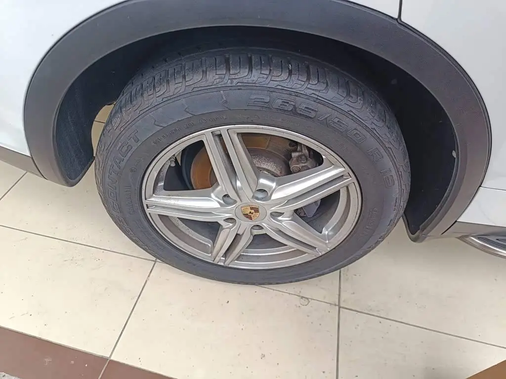 Porsche Cayenne 2014 — Photo 19/20