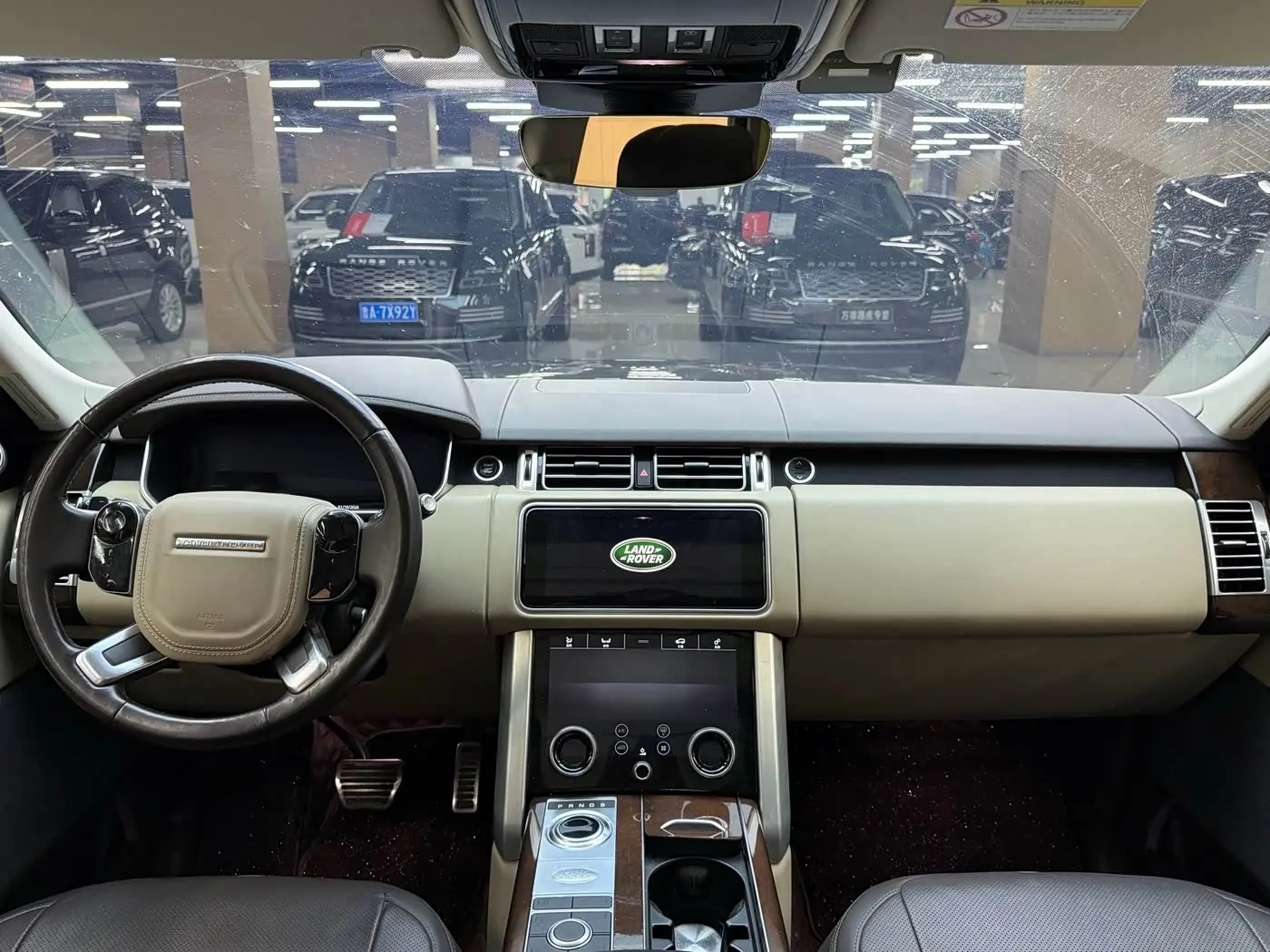 Land Rover Range Rover 2022 — Photo 8/14