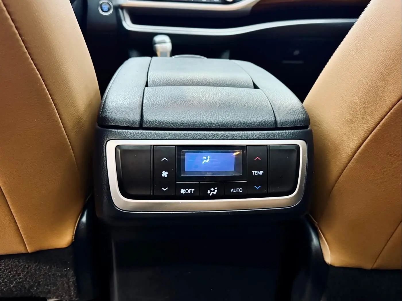 Toyota Highlander 2021 — Фото 18/20