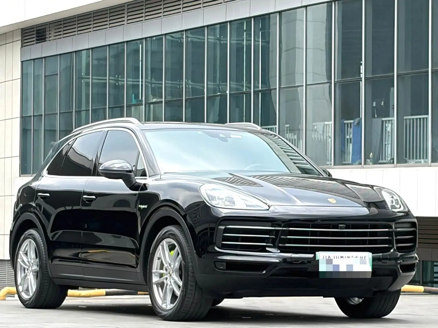 Porsche Cayenne New Energy 2021 — Photo 3/14