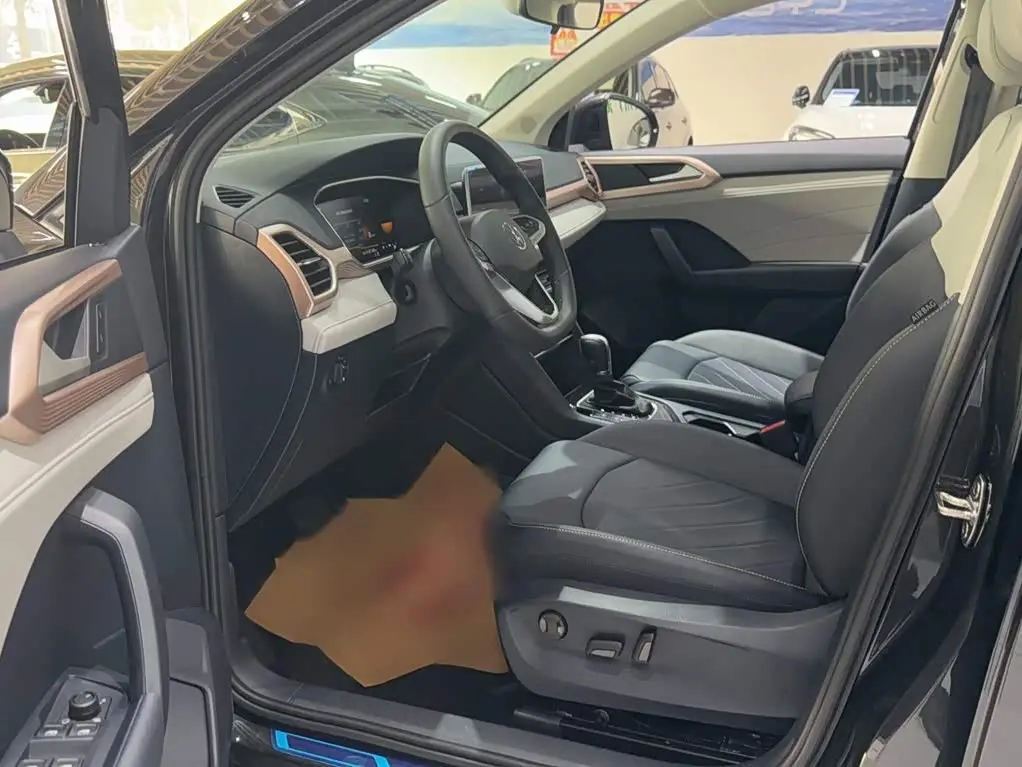 Volkswagen Tharu 2025 — Photo 18/20