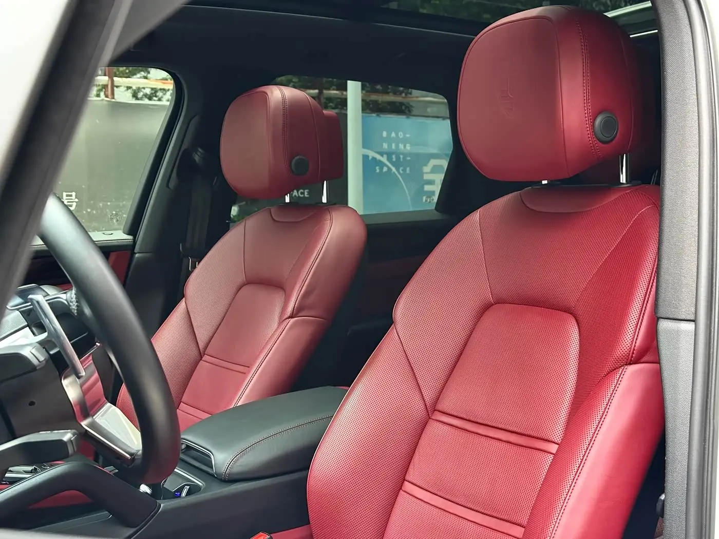 Porsche Cayenne 2019 — Фото 17/20