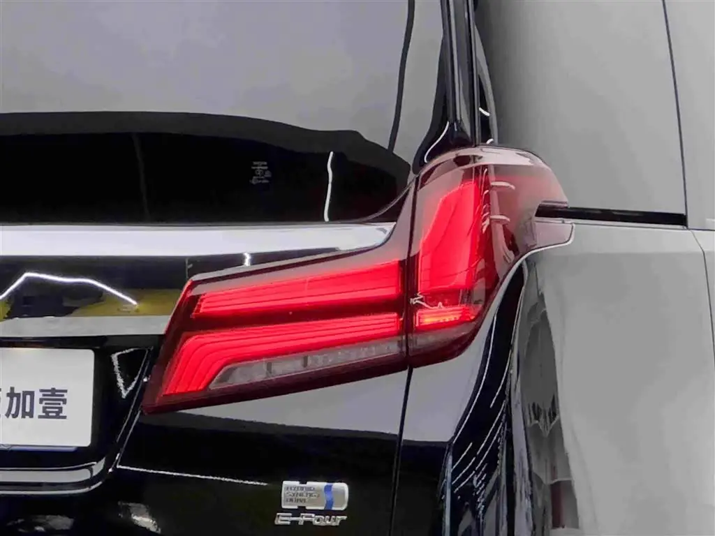 Toyota Vellfire 2022 — Photo 20/20