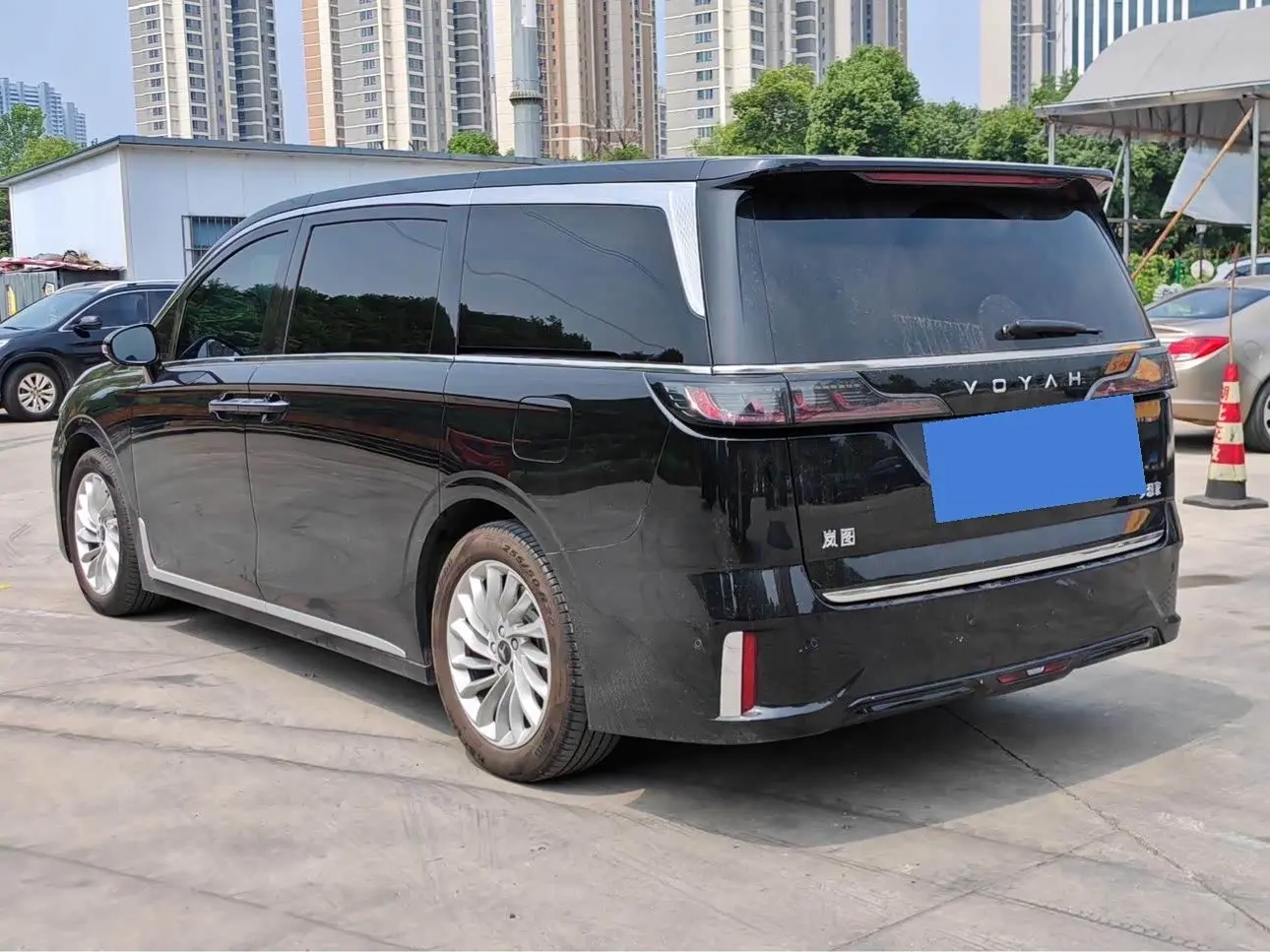 Voyah Auto Voyah Dreamer 2023 — Şəkil 5/9