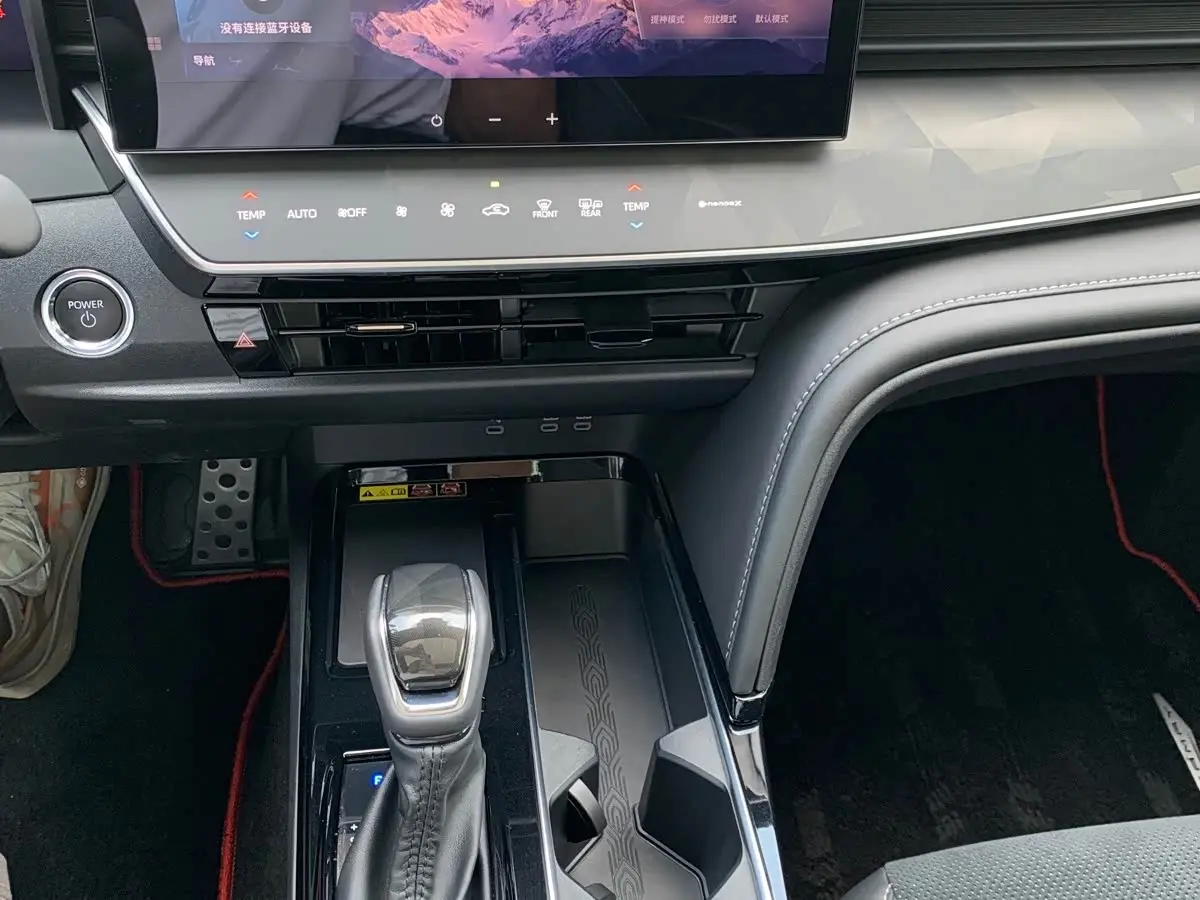 Toyota Camry 2025 — Фото 14/17