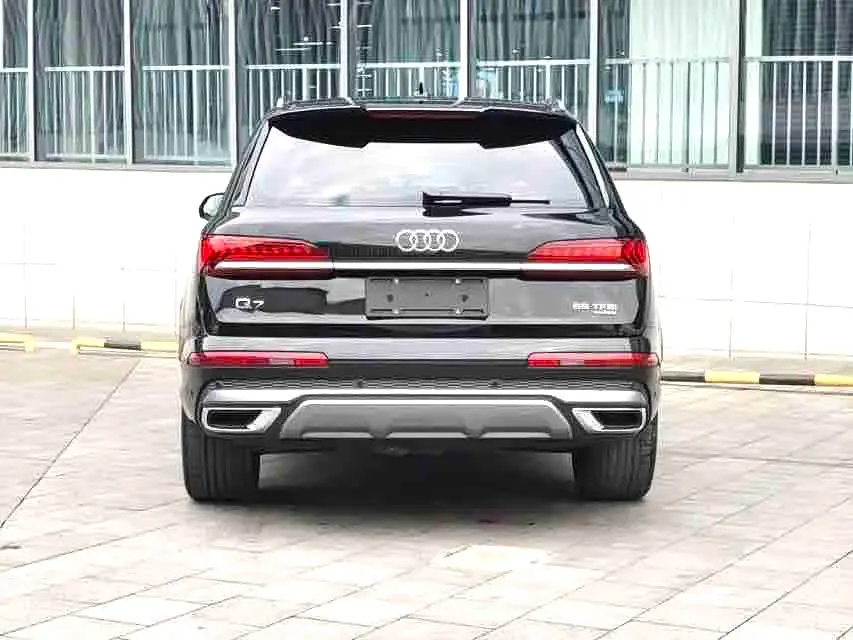Audi Q7 2023 — Фото 9/10