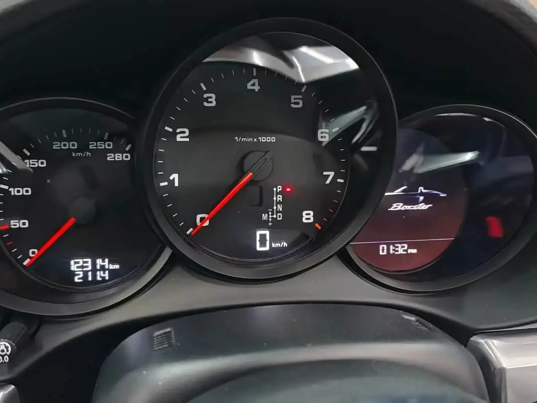 Porsche 718 2024 — Photo 8/9