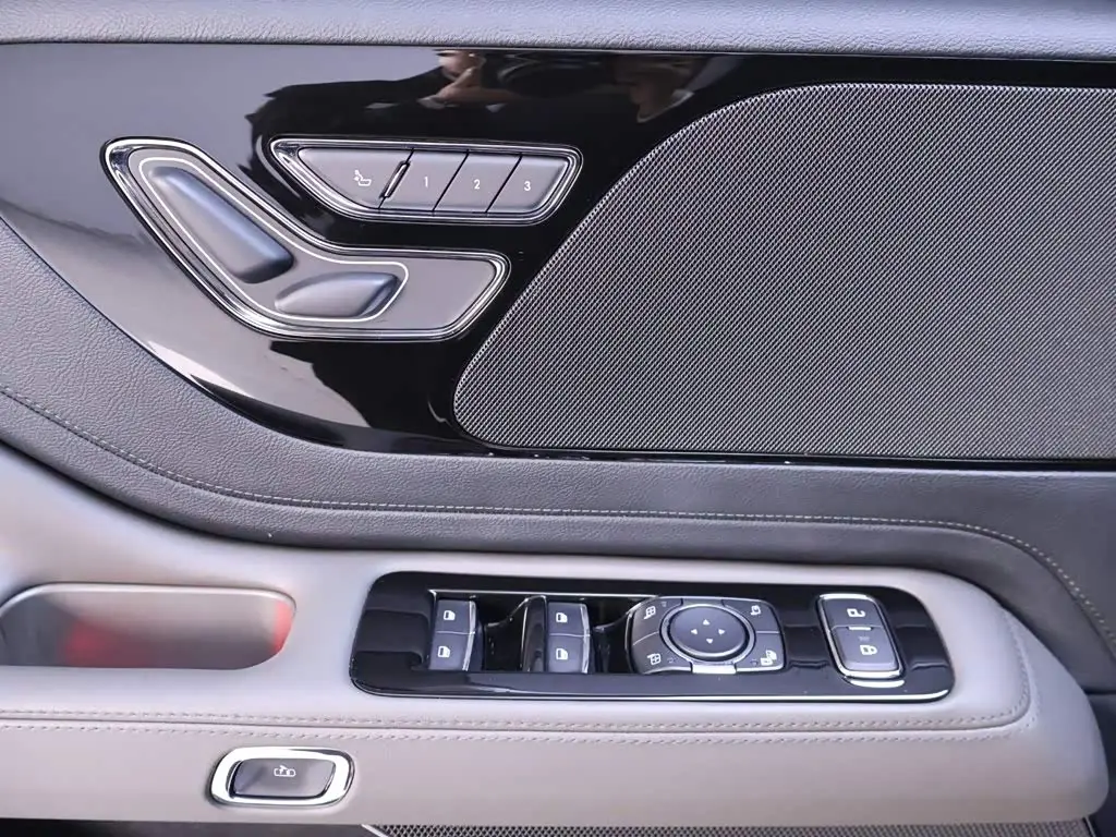 Lincoln Aviator 2024 — Photo 17/20