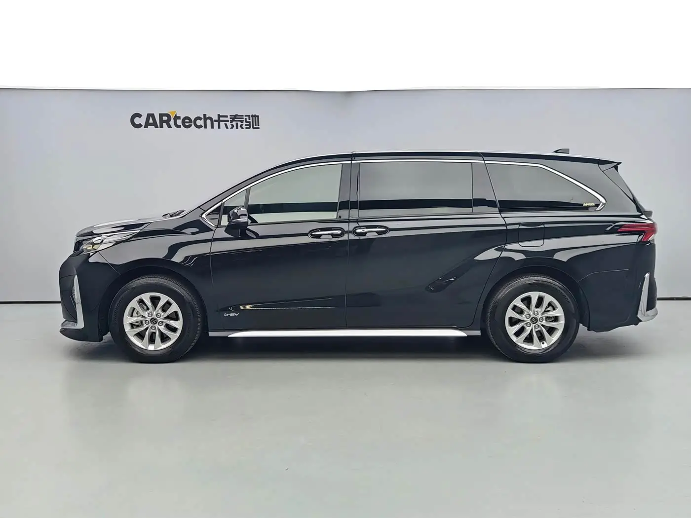 Toyota Granvia 2024 — Photo 3/20