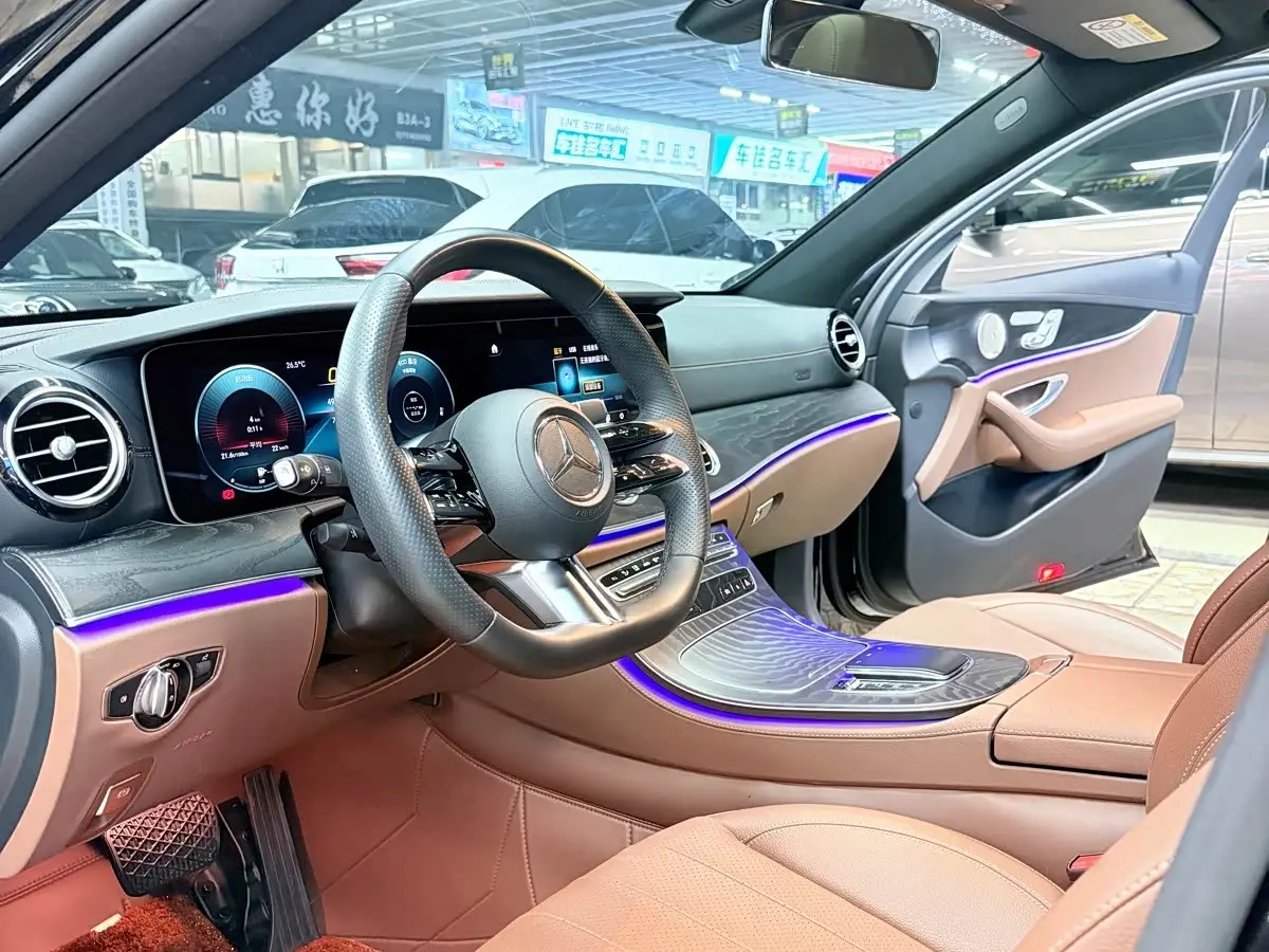 Mercedes-Benz E-Class 2023 — Photo 15/20