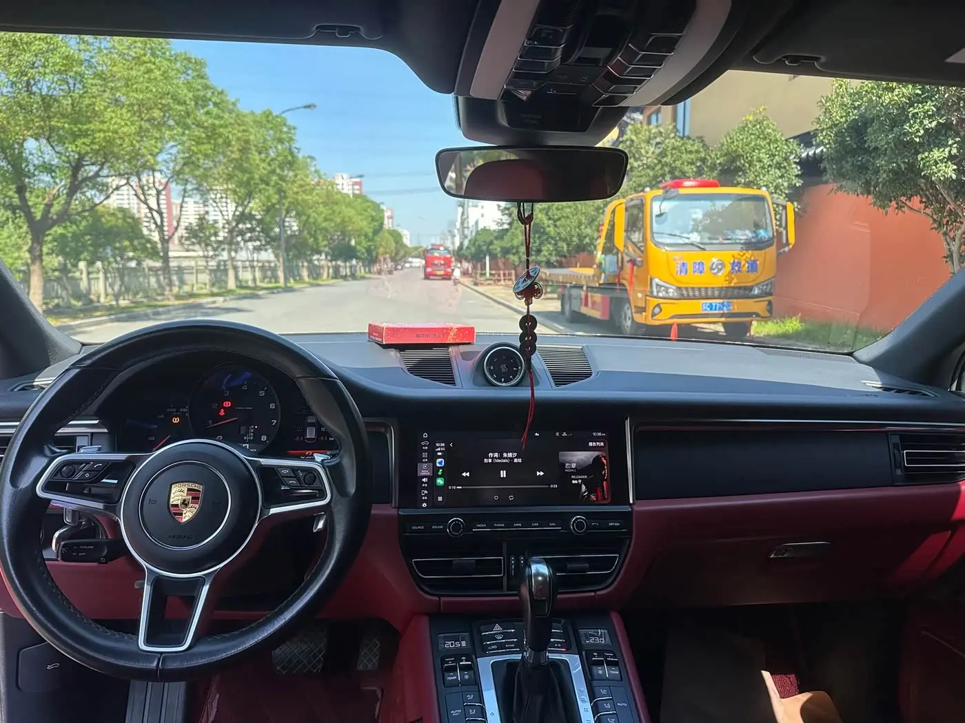 Porsche Macan 2020 — Фото 12/20
