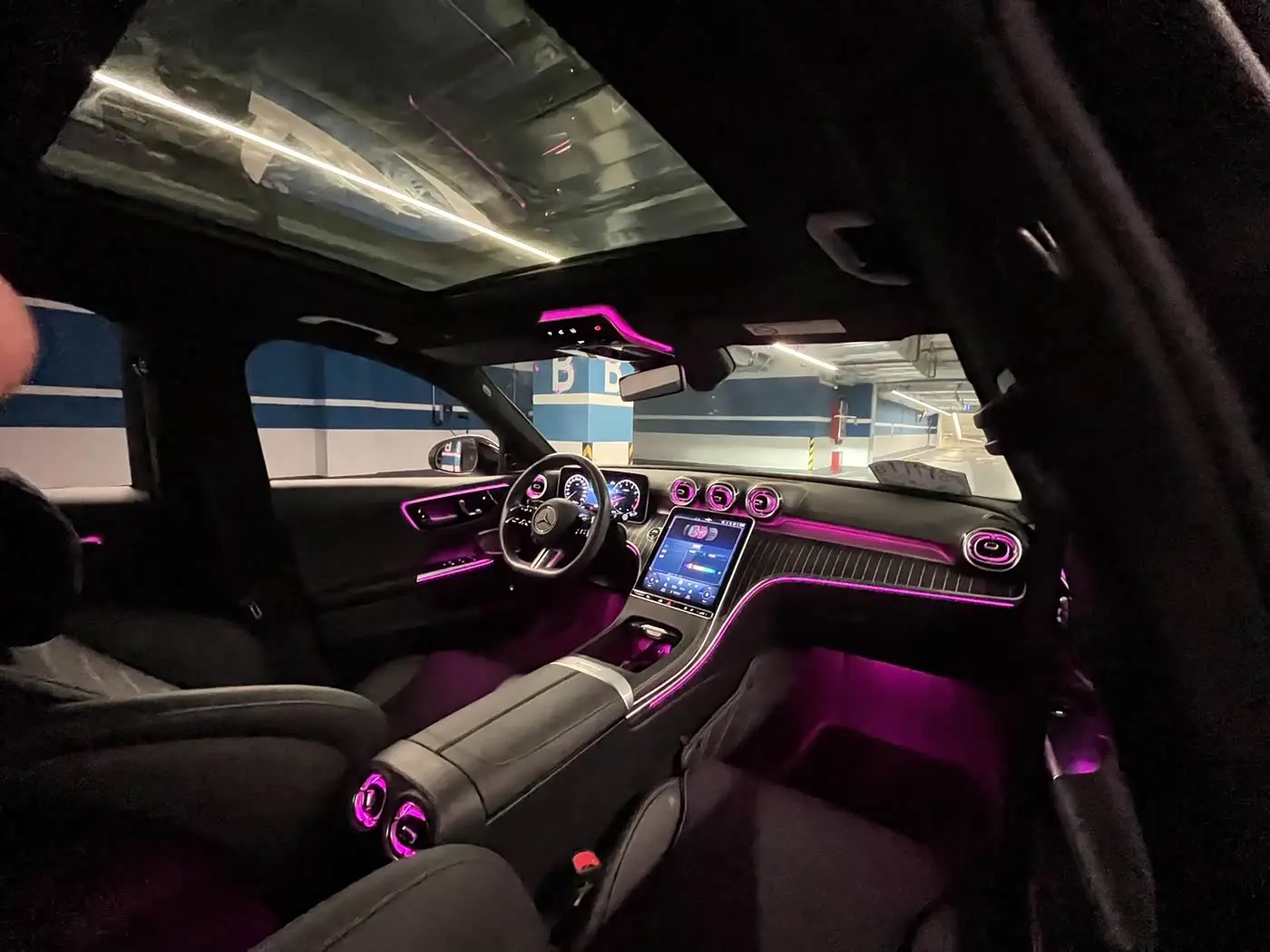 Mercedes-Benz C-Class 2024 — Photo 13/19