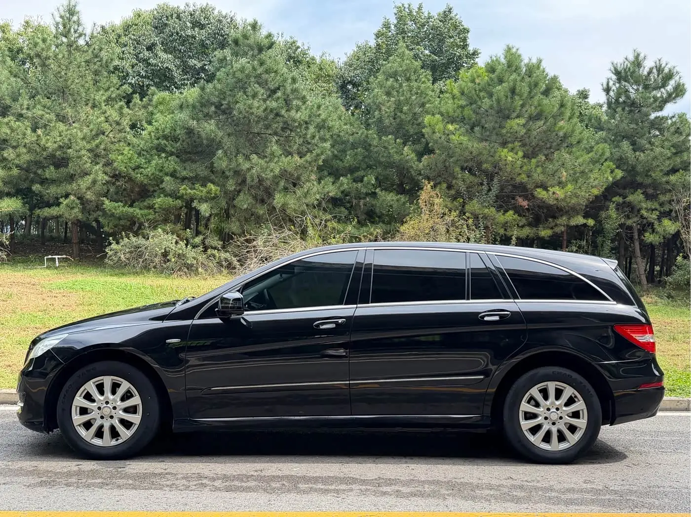 Mercedes-Benz R-Class 2017 — Photo 3/13