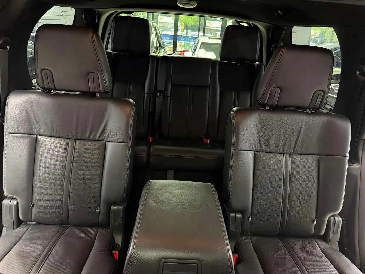 Lincoln Navigator 2017 — Photo 18/20