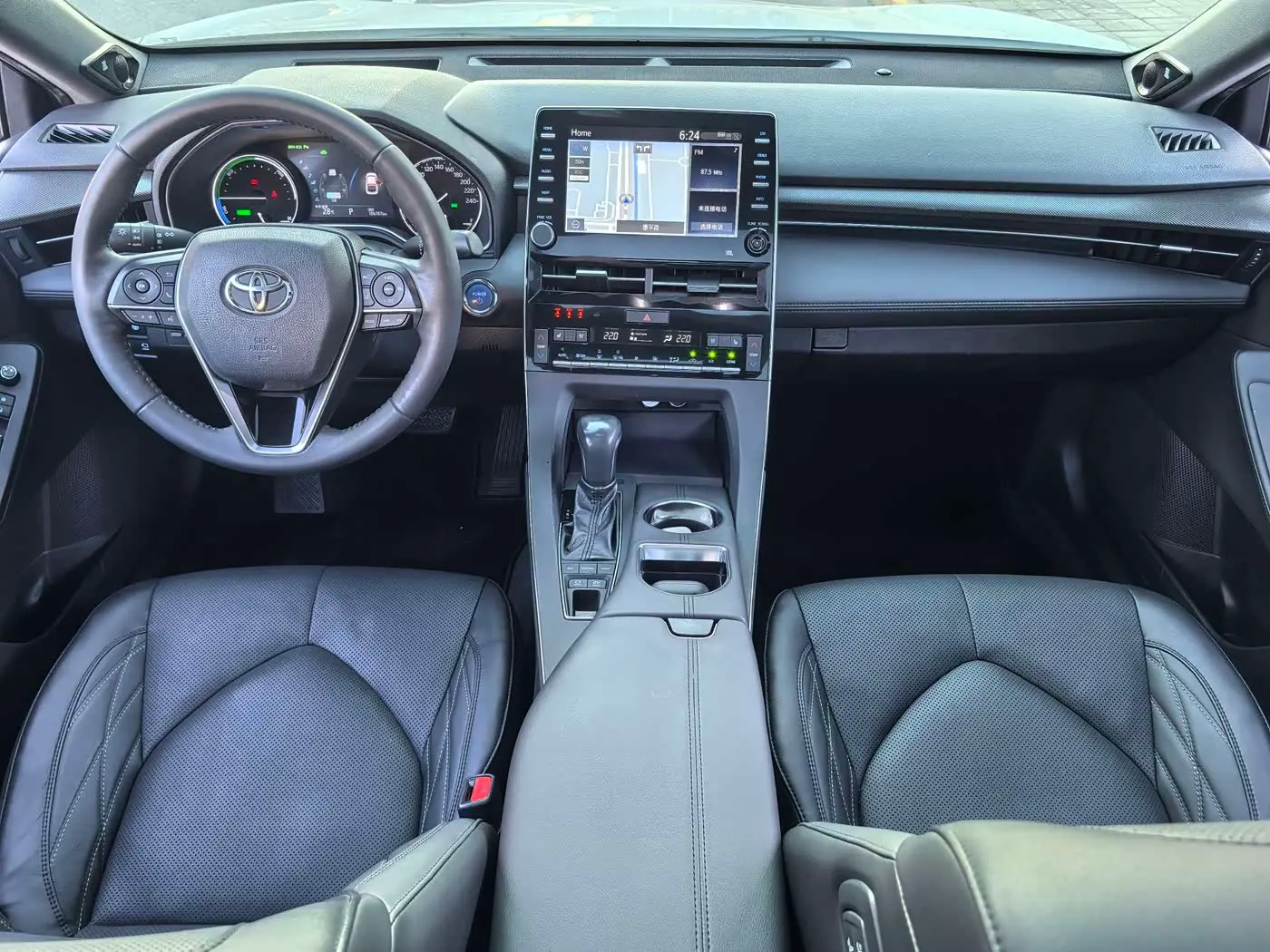 Toyota Avalon 2019 — Photo 14/20