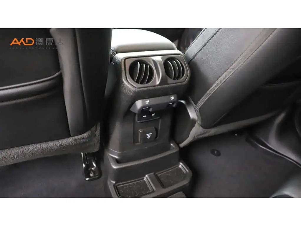 Jeep Wrangler 2020 — Фото 9/10