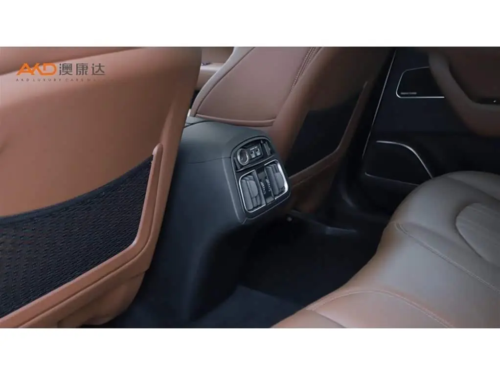 Maserati Levante 2023 — ფოტო 9/10